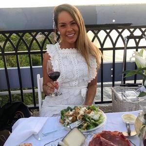 Meet your Posher, Daniela